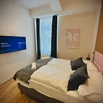 4-Br Apt, Ideal For Groups, 6-Min To Stadthalle