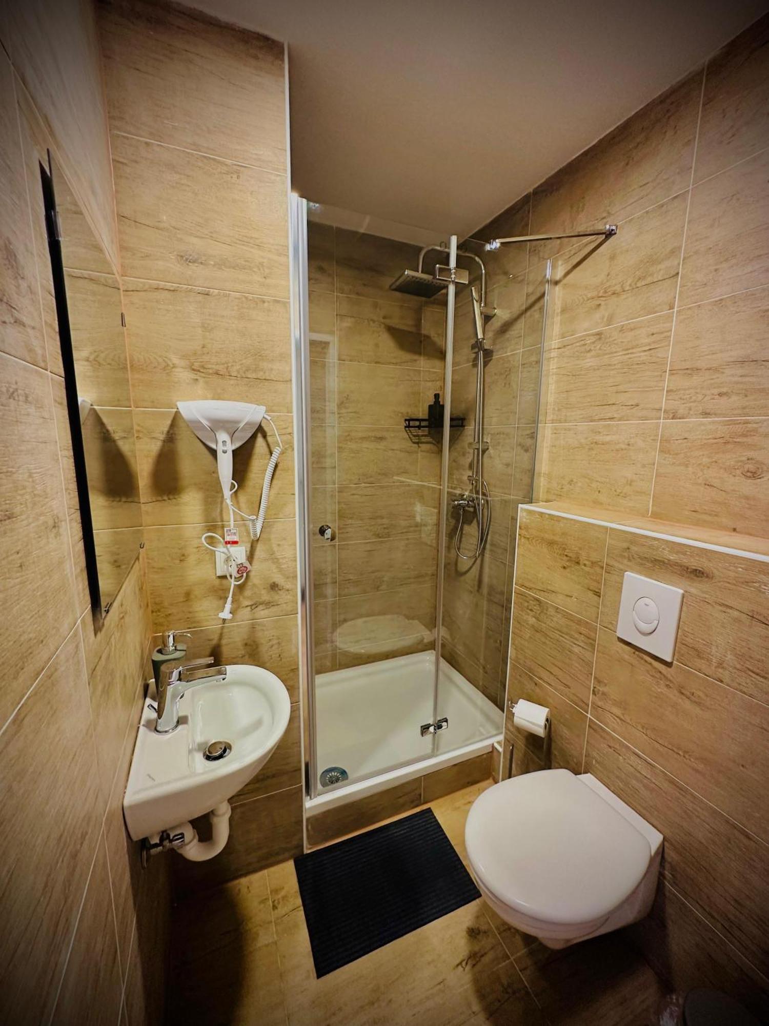 4-br Apt, Ideal For Groups, 6-min To Stadthalle